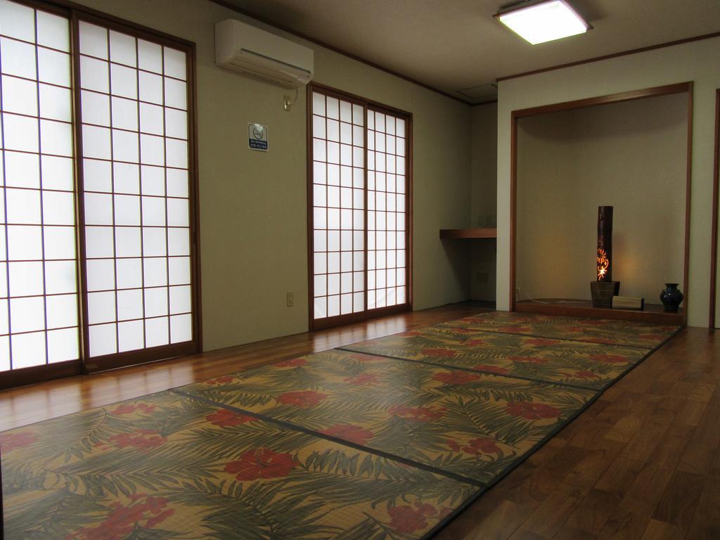 Guest House Diamond Yomitan Exterior photo
