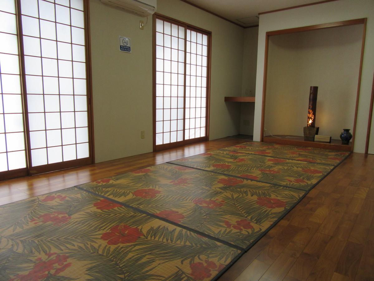 Guest House Diamond Yomitan Exterior photo