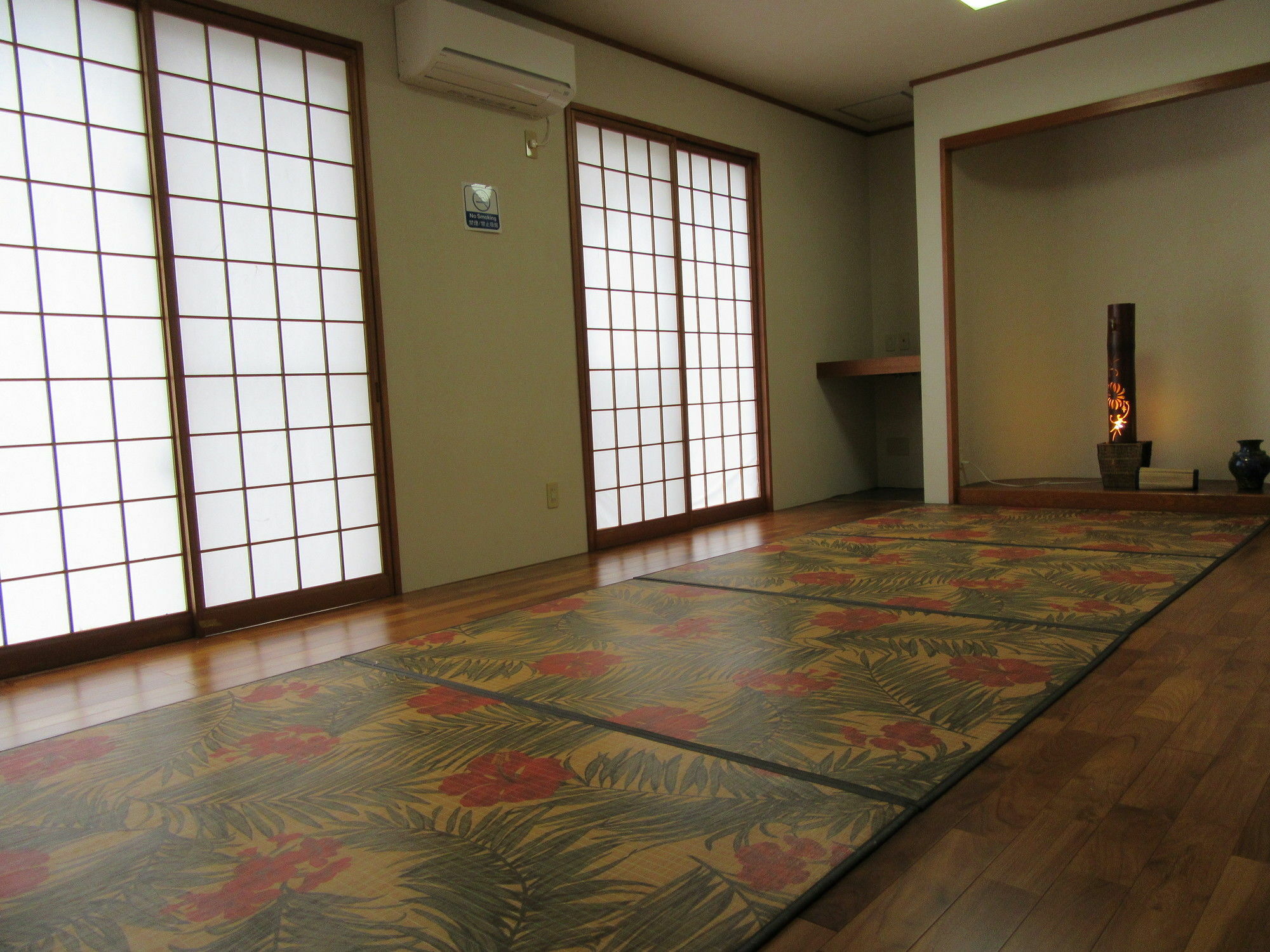 Guest House Diamond Yomitan Exterior photo